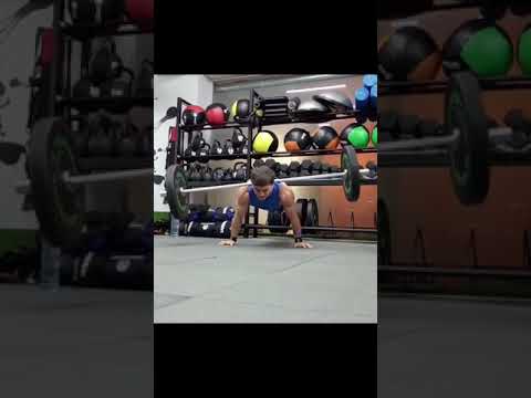 Видео: Mind-blowing Planche Push Ups Strength - Kurban Gasanov