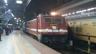 02821/Howrah - Chennai Central Mail Special entering at Howrah Junction, Indian Railways Video 4k HD