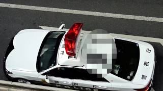 210系クラウンパトカー、赤色灯を真上から！！ Toyota Crown patrol