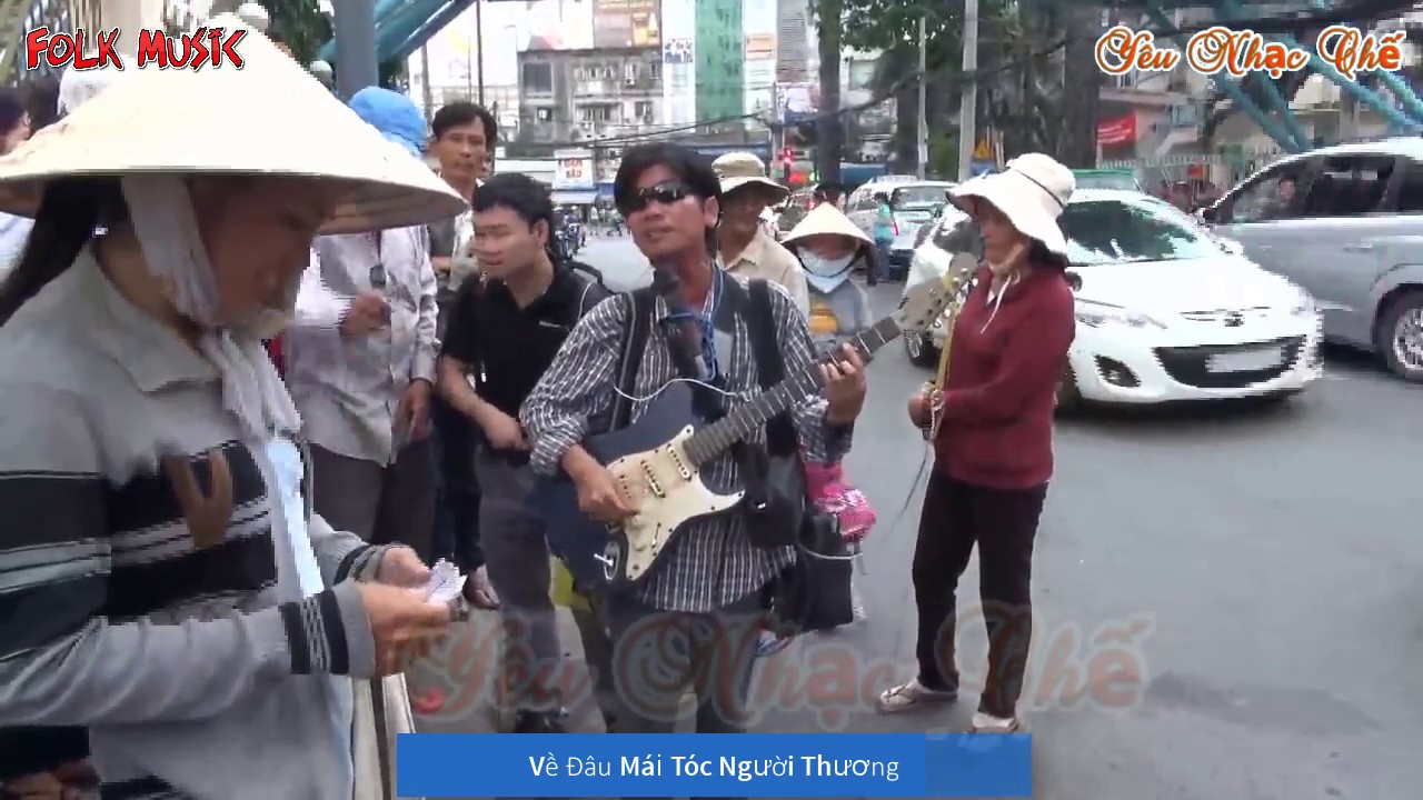 Hát rong đường phố cực hay 🎵 Về đâu mái tóc người thương 🎵 Ca sĩ mù hát ...