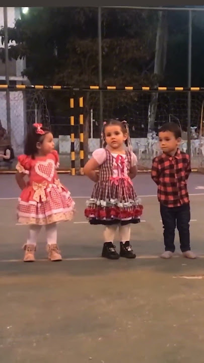 requebradinho do São João #osirmaosvita #festajunina #barramansa #crianças