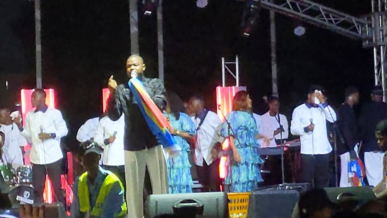 Delphin mukendi chante maranata au palais du peuple Kinshasa 🙏🙏