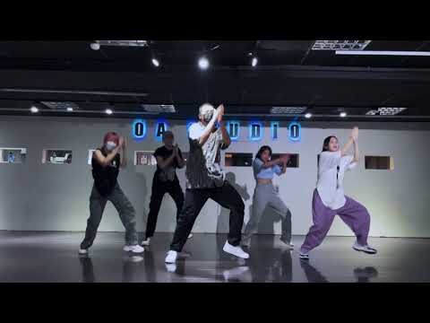 派偉俊 Patrick Brasca - 香檳配你的美 Champagne (feat. ANGIE)