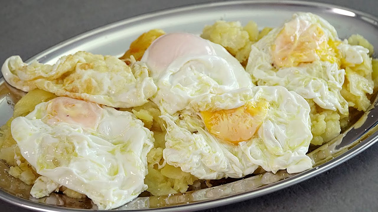 PAPAS A LO POBRE CON HUEVOS | Las recetas de mi madre