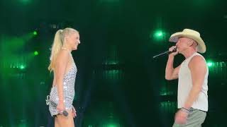 Kenny Chesney & Kelsea Ballerini Sing She Thinks My Tractor’s Sexy at Las Vegas Sphere!