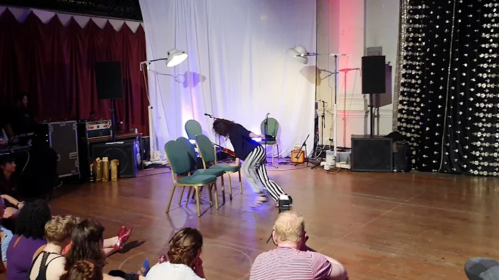 Flouer Evelyn Performance: "One Scotch, One Beer" ...