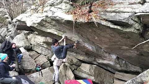 Gunks Bouldering - Trapps - Crouching Dragon V10