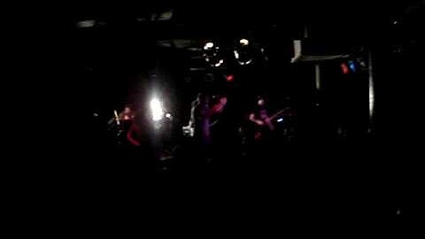 Fei Comodo - break the ice