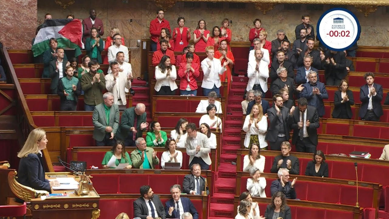 Assemblée: un drapeau palestinien brandi une nouvelle fois dans l'hémicycle | AFP Images