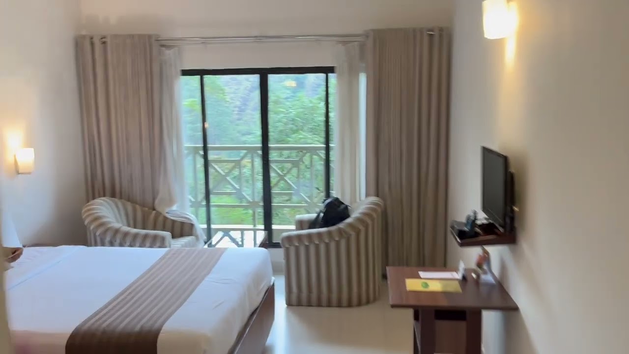 Our Stay at Munnar..Amidst Cloud..ABAD Copper Castle Munnar | Kerala Trip Ep8