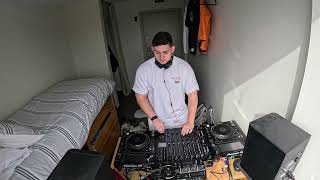 Dorm Room Sessions - EP1