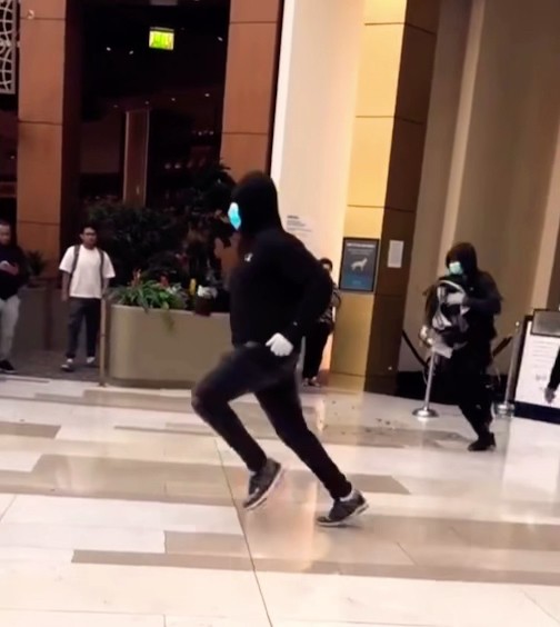Smash and grab caught on video at The MGM casino in the DMV #fypシ゚viral ...