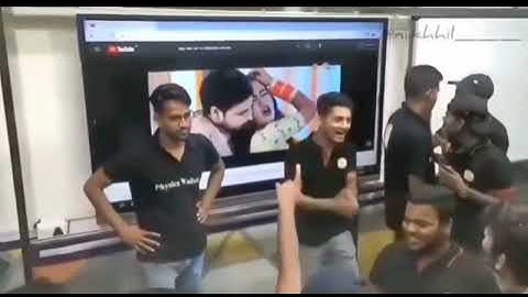 Viral video -  Physics Wallah ( PW ) Neet Result Celebration -  Kota centre