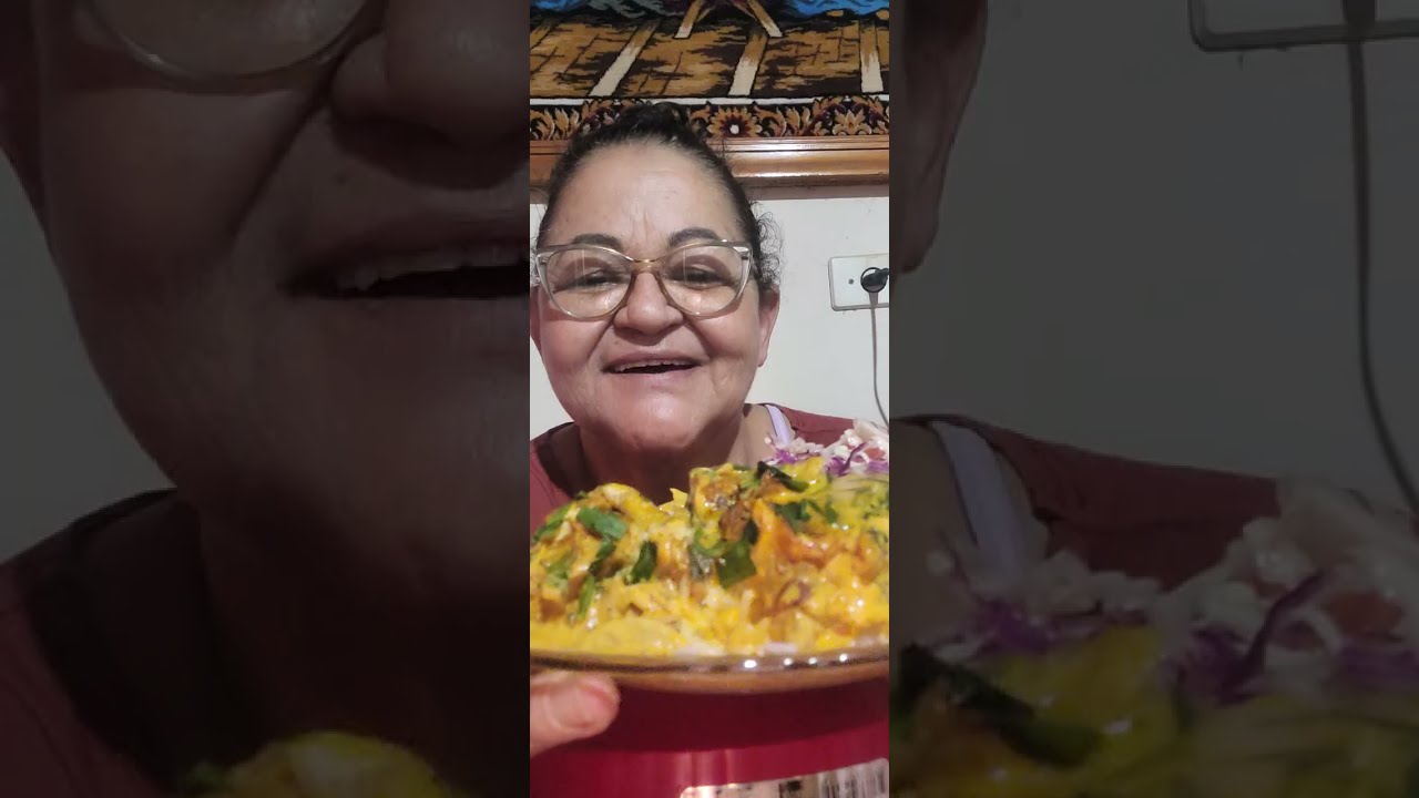 Bora de muqueca de peixe salada de repolho maravilhoso gratidão sempre a Deus e a vcs 