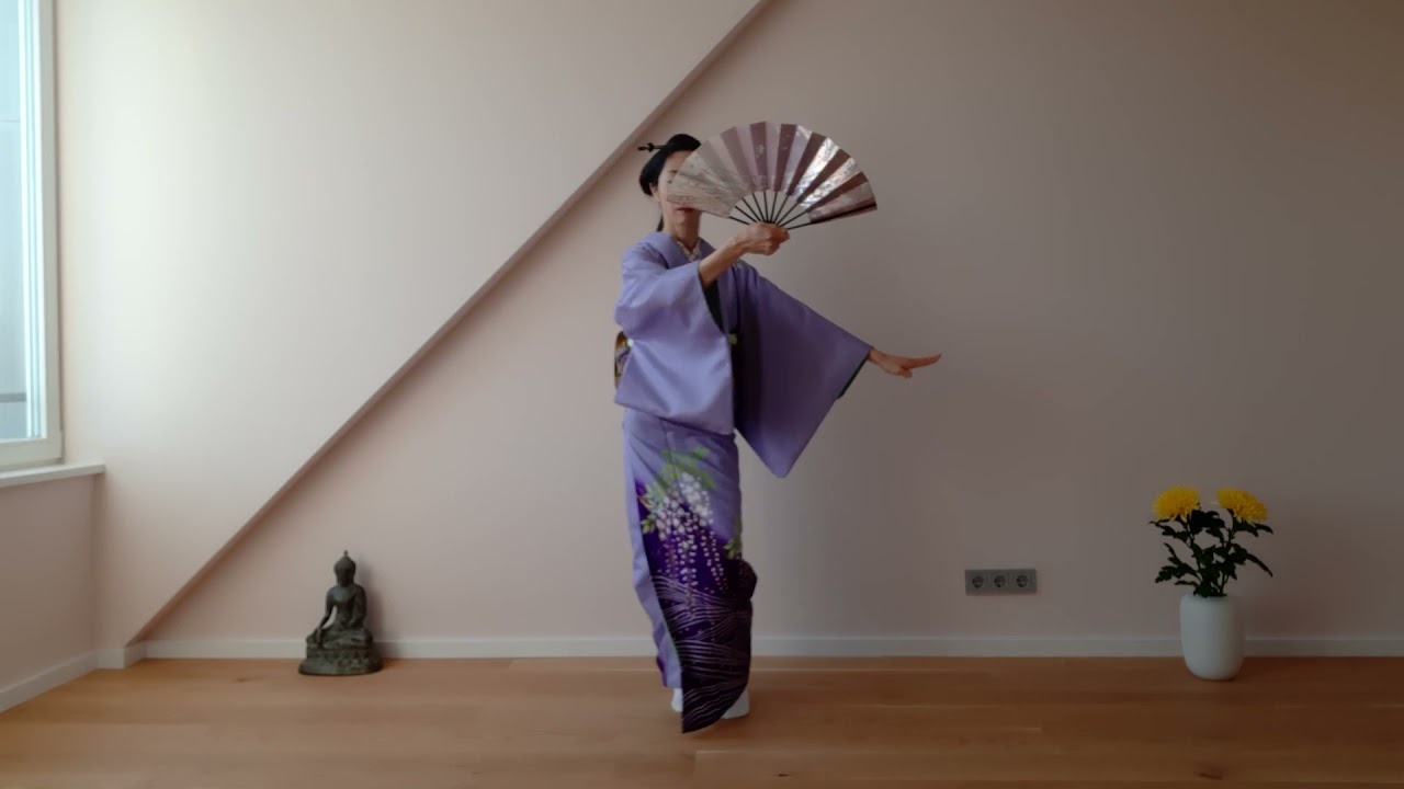 Traditional Japanese Dance - Chihoco Yanagi - YouTube