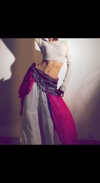 Unnakul naane.....#dance #bellydance#kpop #india #traditional#dancechallenge #shorts#reels#trending