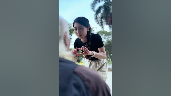 Heartwarming Moment: Homeless Man Waits for Lost Wallet Owner #kindnessman #homeless