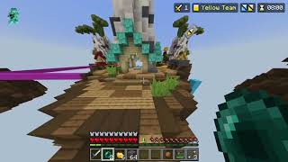 MINECRAFT XBOX ONE EDITION - PLAYING BEDWARS AND MURDER MYSTERY