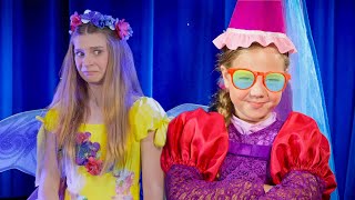 'Happy Glasses'  A MusicClubKids! Episode Based On 'Happy'  Pharrell Williams