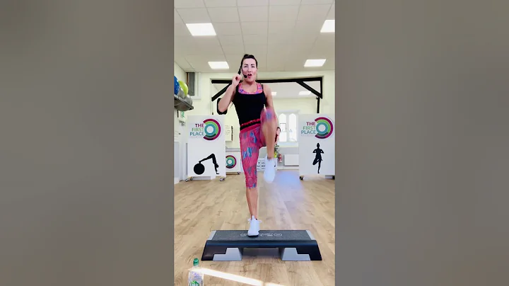 Tracy Dixon | 17 MINS POWER STEP CARDIO AND CORE |...