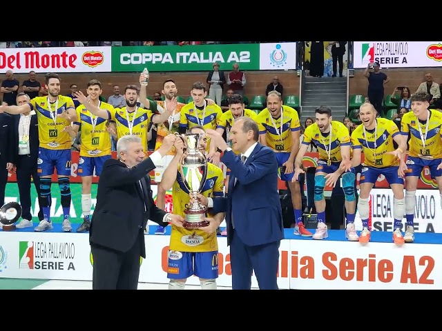 Brescia alza la Coppa Italia di A2 al palasport di Cuneo