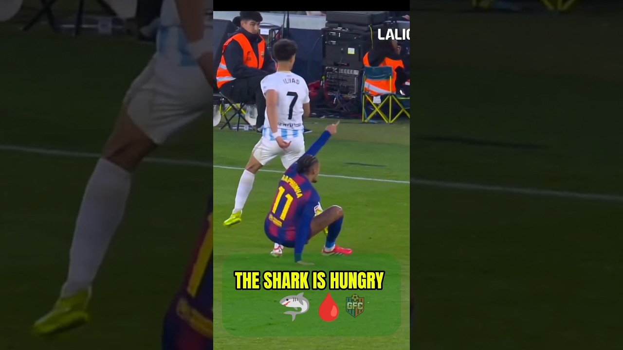 WHY IS RAPHINHA DEFENDING LIKE MALDINI?! 🤯🦈 (Insane Work Rate) 