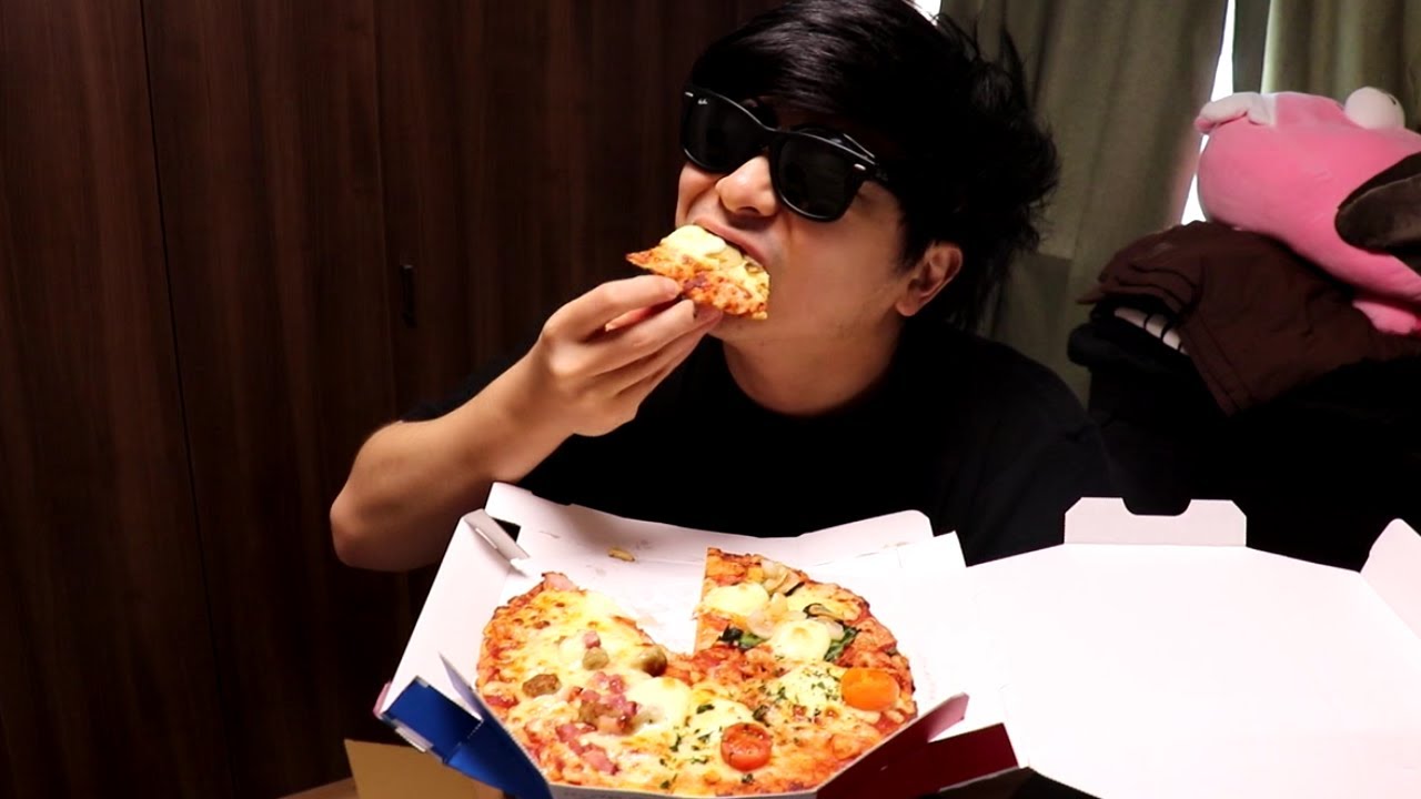 Eating Domino