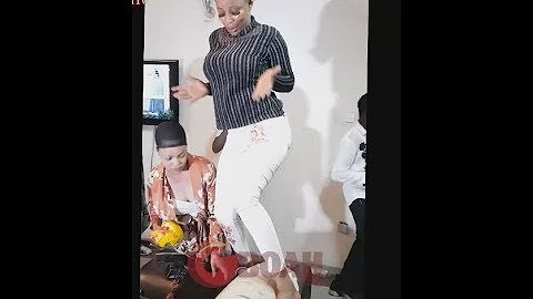 Kenny Korede Goes Wild As She Climbs On Table,Dance Her Heart Out At Regina Chukwu's House Birthday