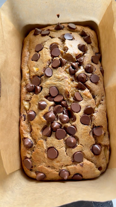 I can’t stop making this Easy Coffee Banana Loaf #5ingredients #shorts
