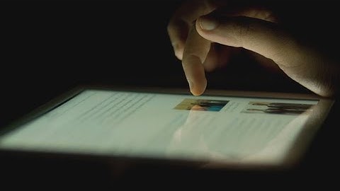 When you get a text...watch out! | 2 Wants to Know