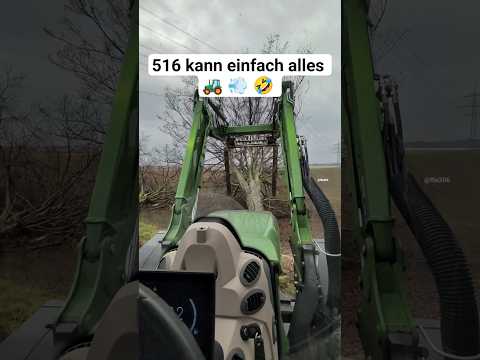 Baum fällt! #fendt #516 #agriculture #tractor #landwirtschaft #farmlife #farming #shorts #foryou
