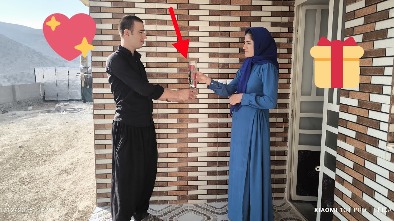 Господин Ясин дарит цветы госпоже Джамиле. Это начало романтических отношений?🤩🌹🌺