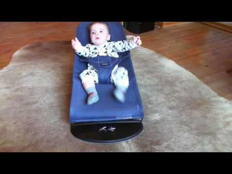 Video: Bisakah bayi tidur di Babybjorn bouncer?