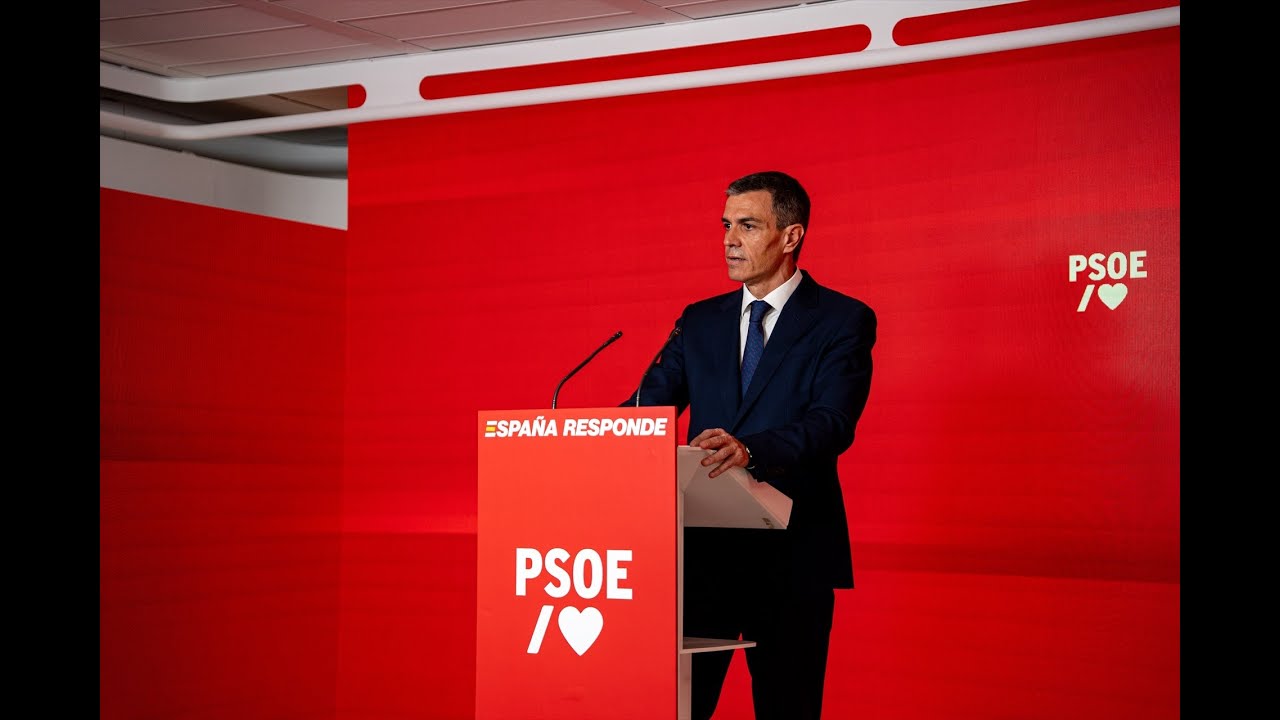 Rueda de prensa del secretario general del PSOE y presidente del ...