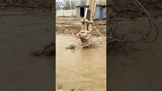 Heavy Equipment Doing Impossible Job! 🚧