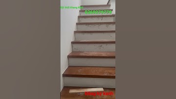 Bậc cầu thang gỗ sồi ,đã hoàn thành cho khách