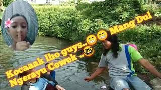 Gombalin Cewek Lagi Nyuci Pakaian