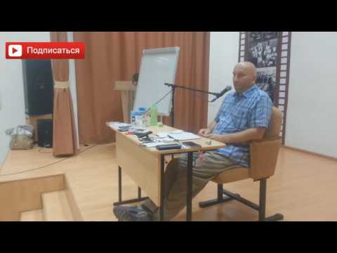 Мужчина после работы не уделяет время семье. Сатья дас