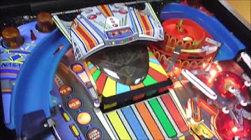 Playing a 1986 Williams Pin*BOT pinball machine!