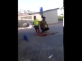 ببغاء يزاول طفل اثناء الصلاة والطفل خائف مضحك جدا Parrot Frightens Children 
