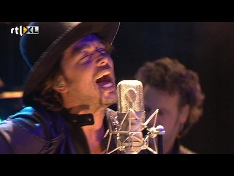 Waylon -- Grasping Song - THE HIT