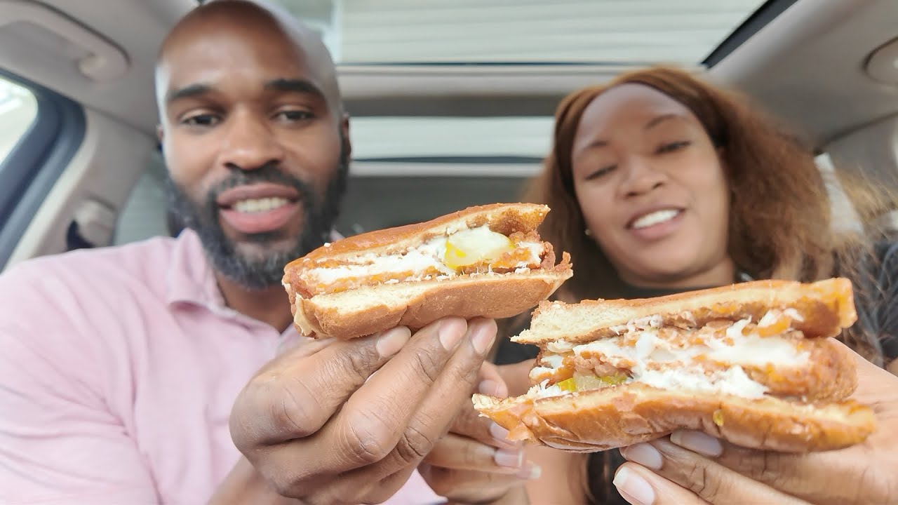 Popeyes ALASKAN FLOUNDER Fish Sandwich Review!