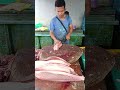 The process of slicing small food stall orders