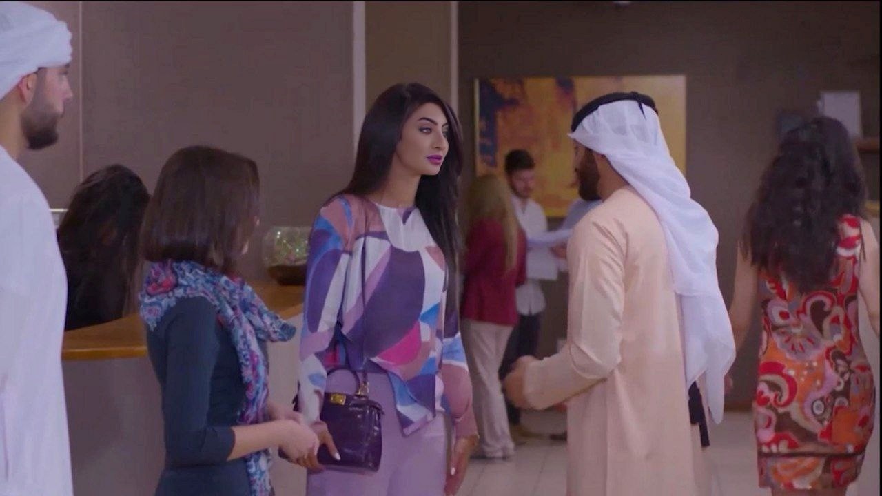 انفصل عنها ف قررت تبلش حياة جديدة وتستلم شركات ابوها وصادفت حب حياتها