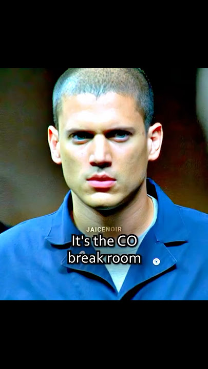 Almost Caught Escaping 😳 | Prison Break S1E8 #Shorts