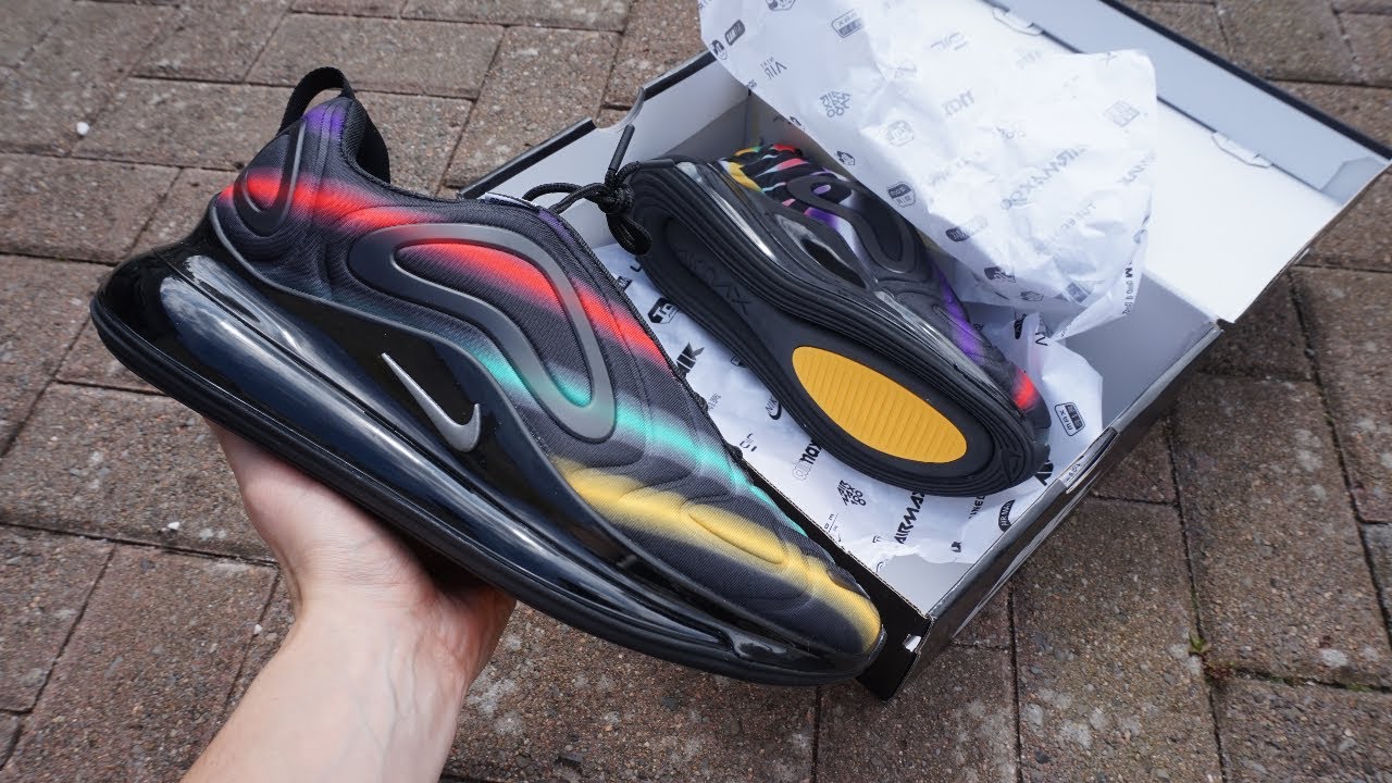 nike air max 720 neon black