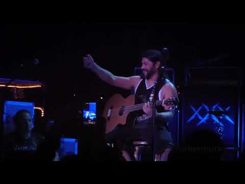 Metallica — Please Don't Judas Me (Acoustic) / 2011-12-05