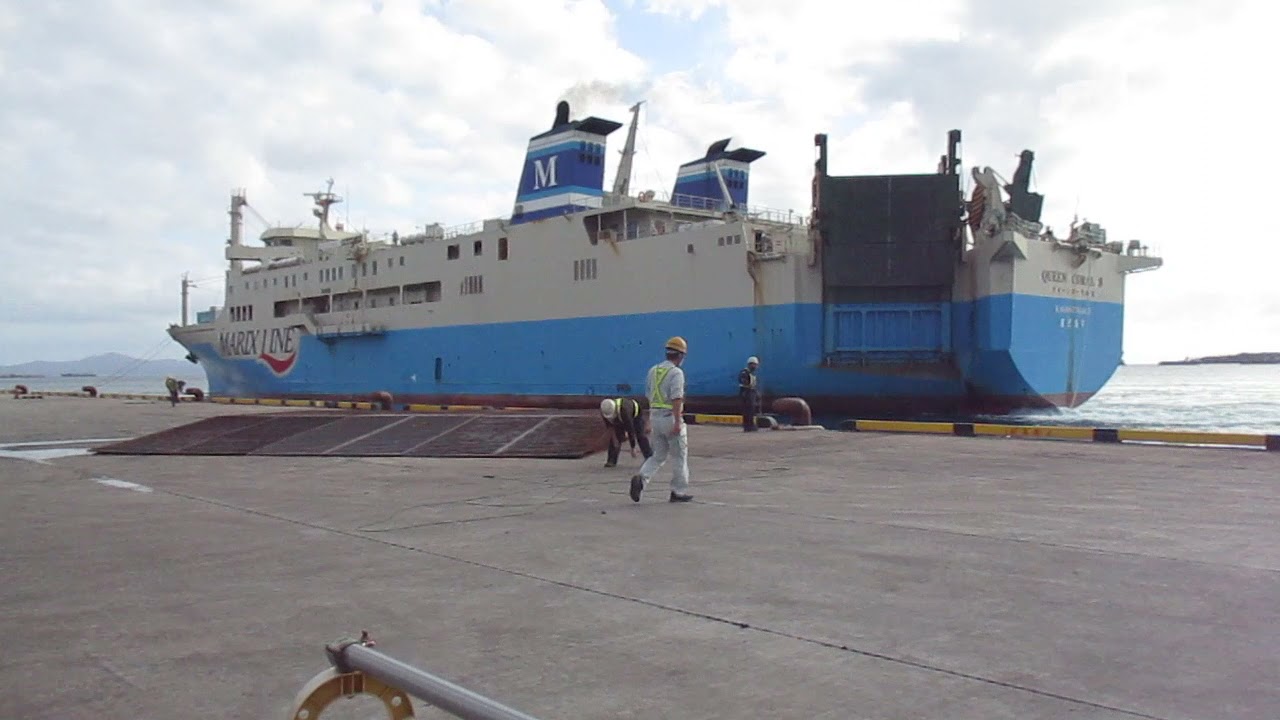 マリックスライン・クイーンコーラル8 本部港入港・接岸