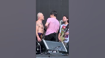 🎤🔥 Red Hot Chili Peppers Turn Every Show into a Rock Celebration of Legendary Proportions! #rhcp