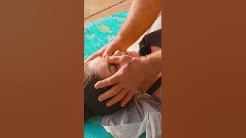 Chiropractic adjustments and stretching for Anna #chiropracticadjustements  #chiropractic #massage